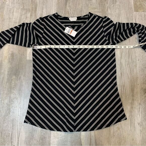 NWT Van Heusen Womens 3/4 Sleeve Knit stretch extensible Black/white striped top - Picture 3 of 13